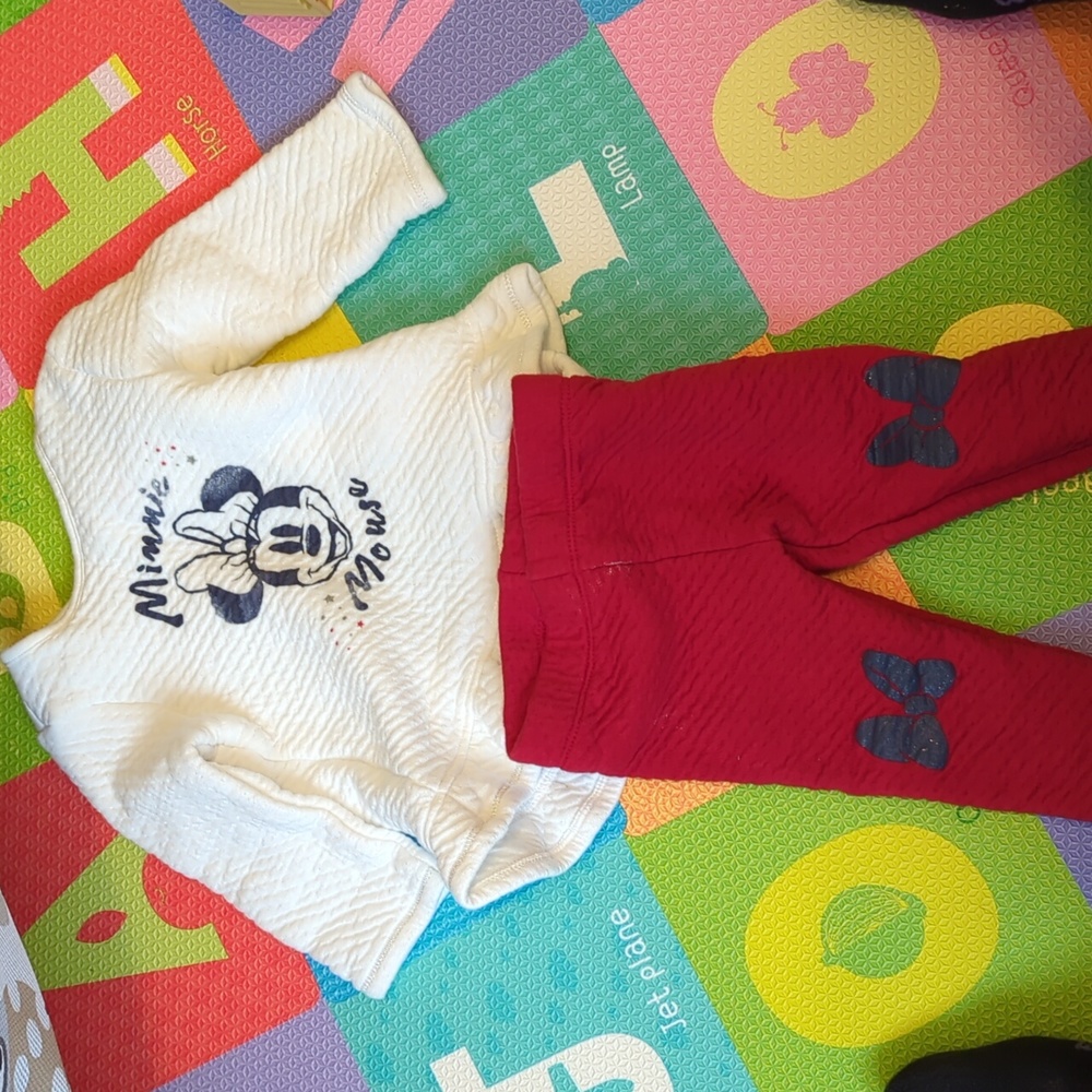 Worn once Minnie Mouse 12M set